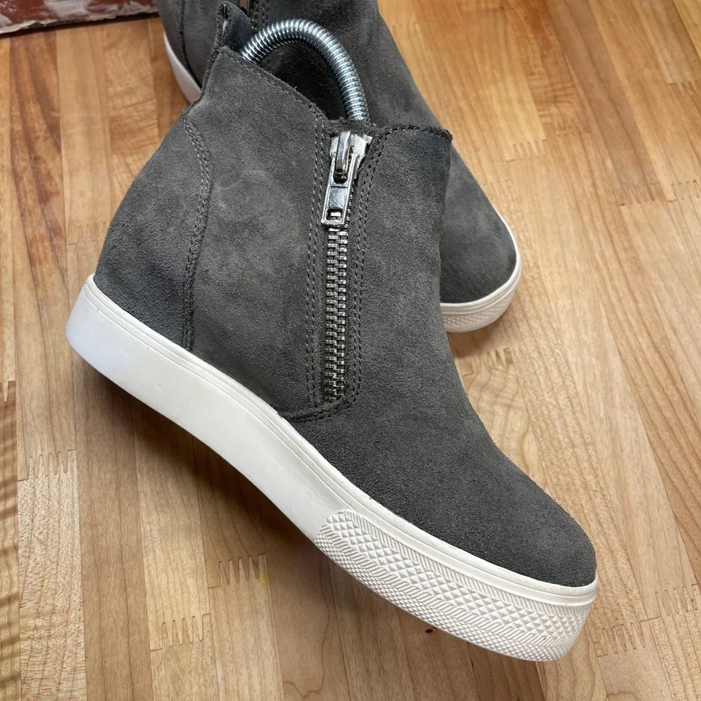 Steve Madden Wedgie‎ Grey Suede Hidden Wedge High Top Sneaker Booties Womens 7M